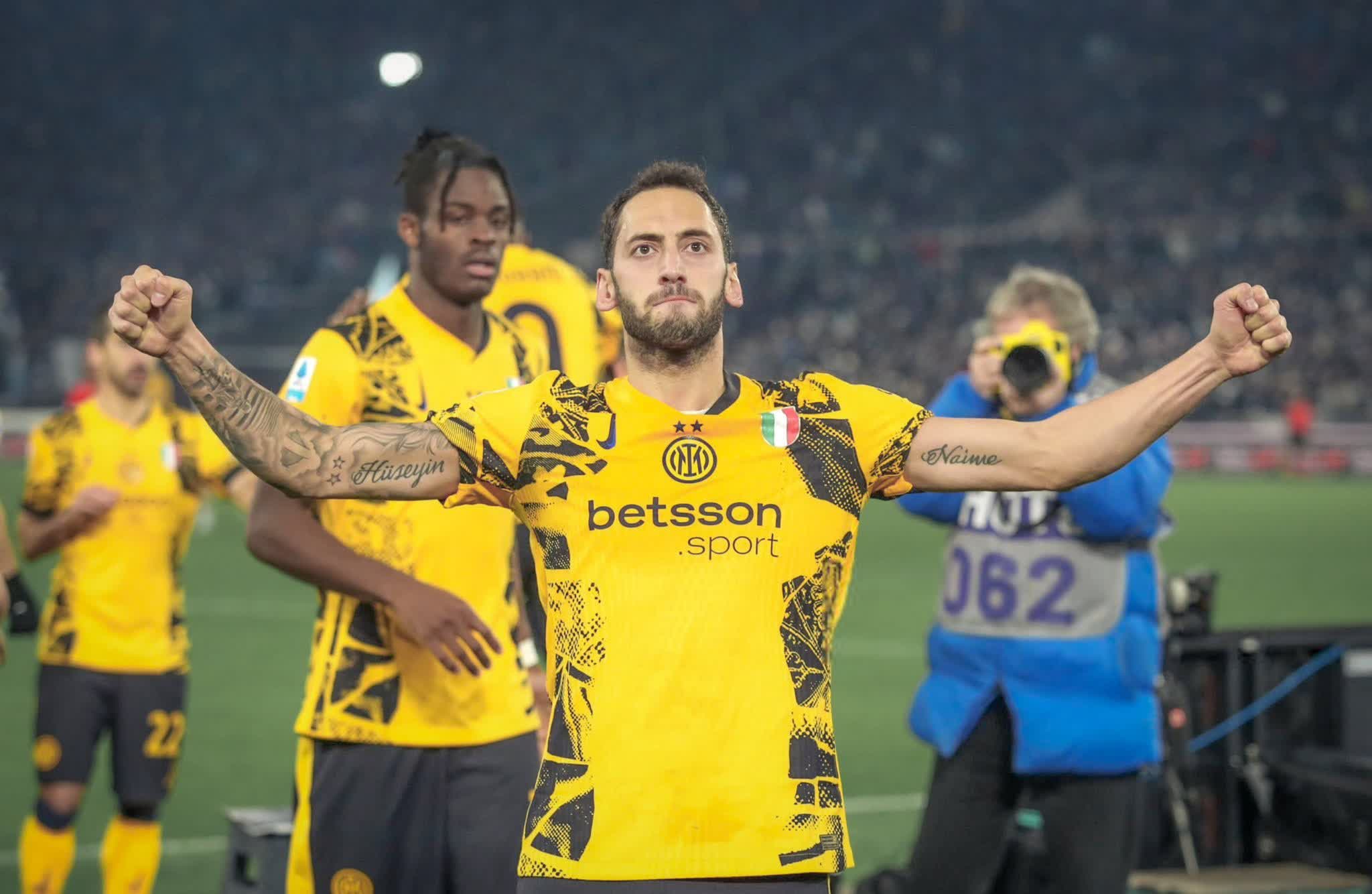 包含拉齐奥备战国际米兰：争取客场三分保持不败的词条