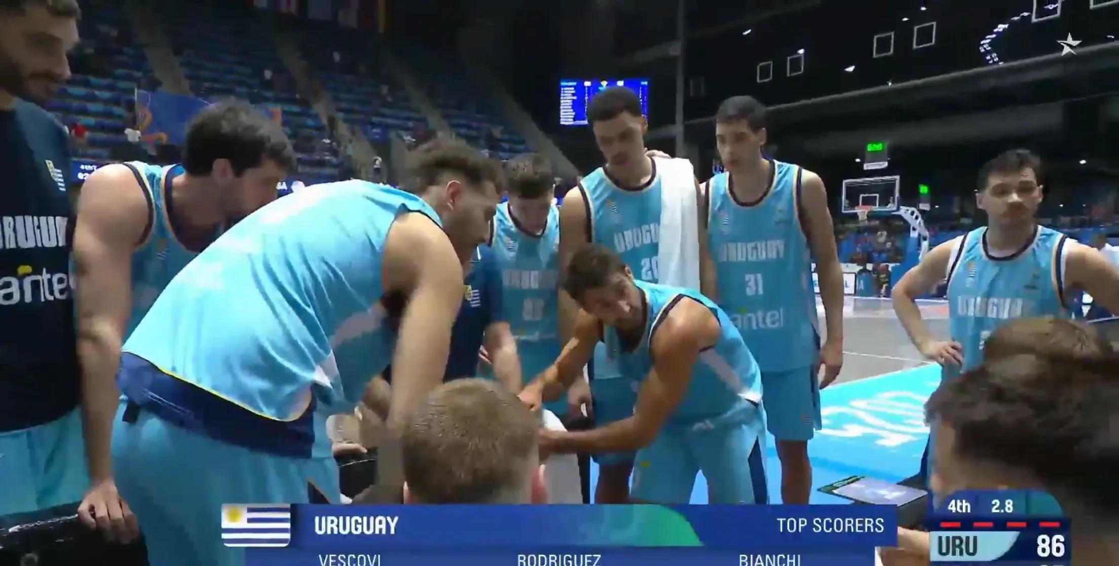 乌拉圭球队在关键比赛中实现逆袭，成功晋级半决赛