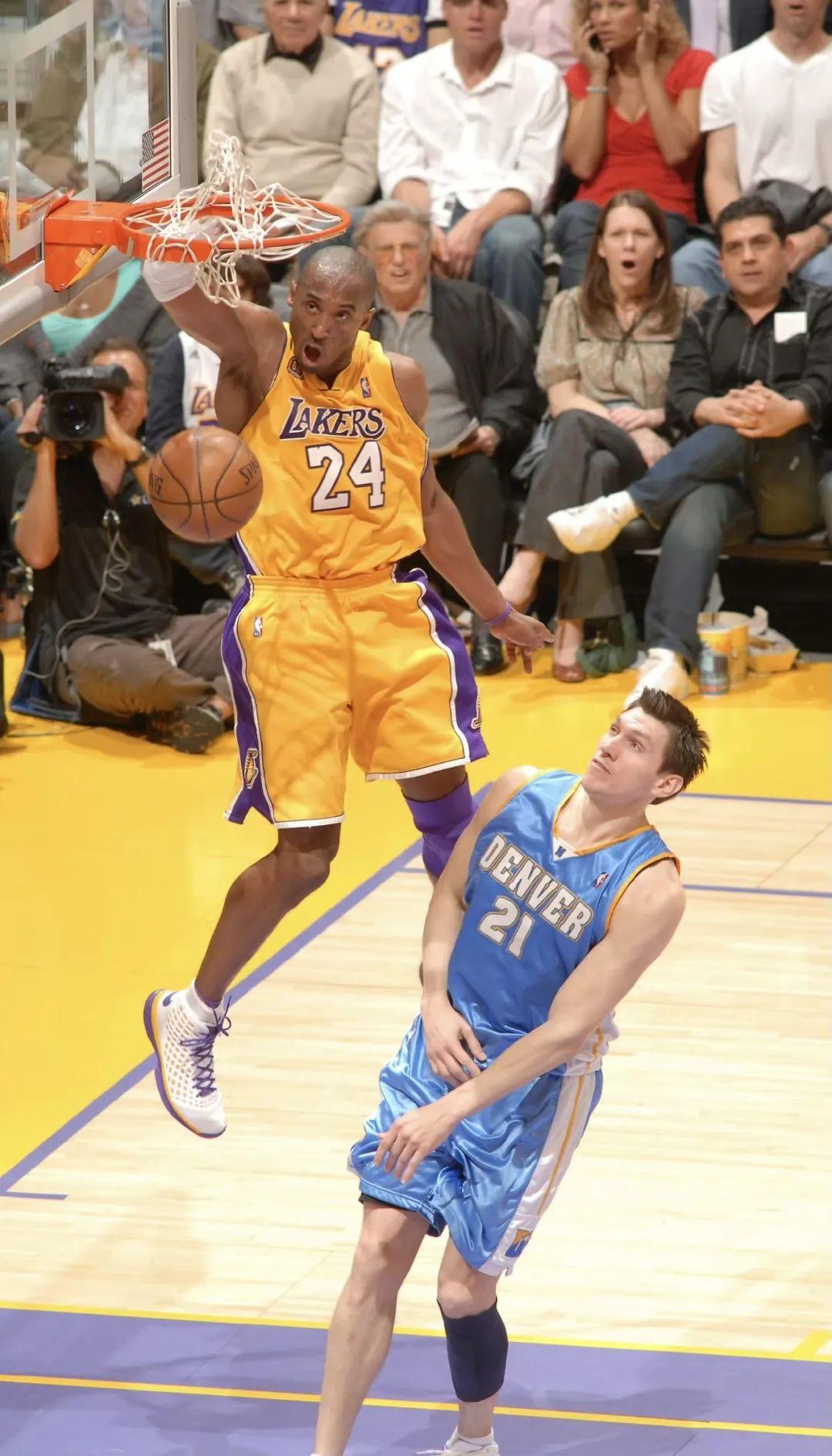 关于明星球员的表现闪亮夺目，精神面貌焕然一新的信息