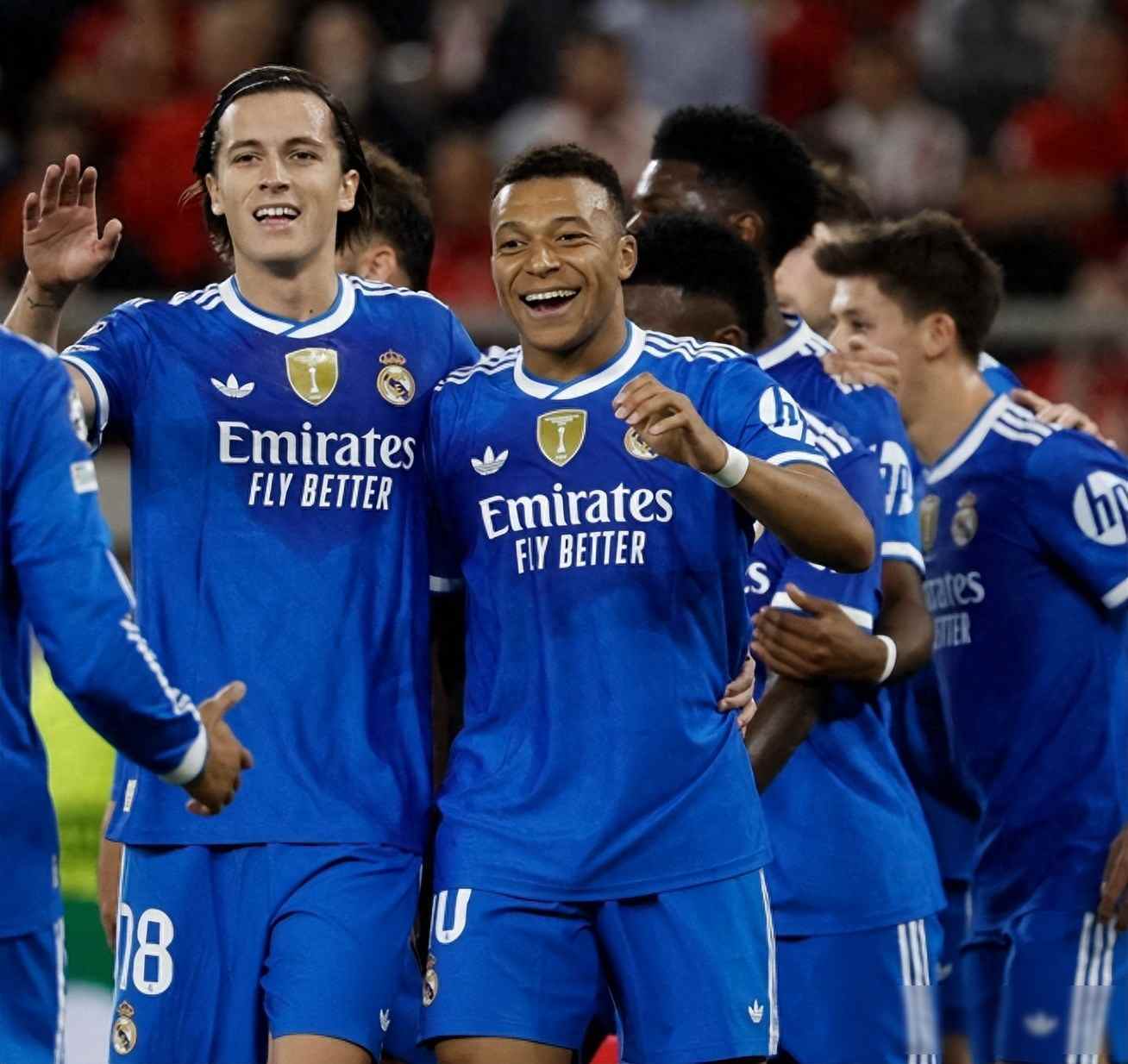 国际米兰逆转乌拉圭，姆巴佩点燃赛场