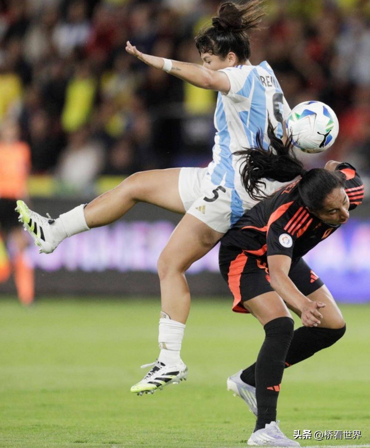 包含美洲杯半决赛：哥伦比亚挑战乌拉圭，一决雌雄的词条