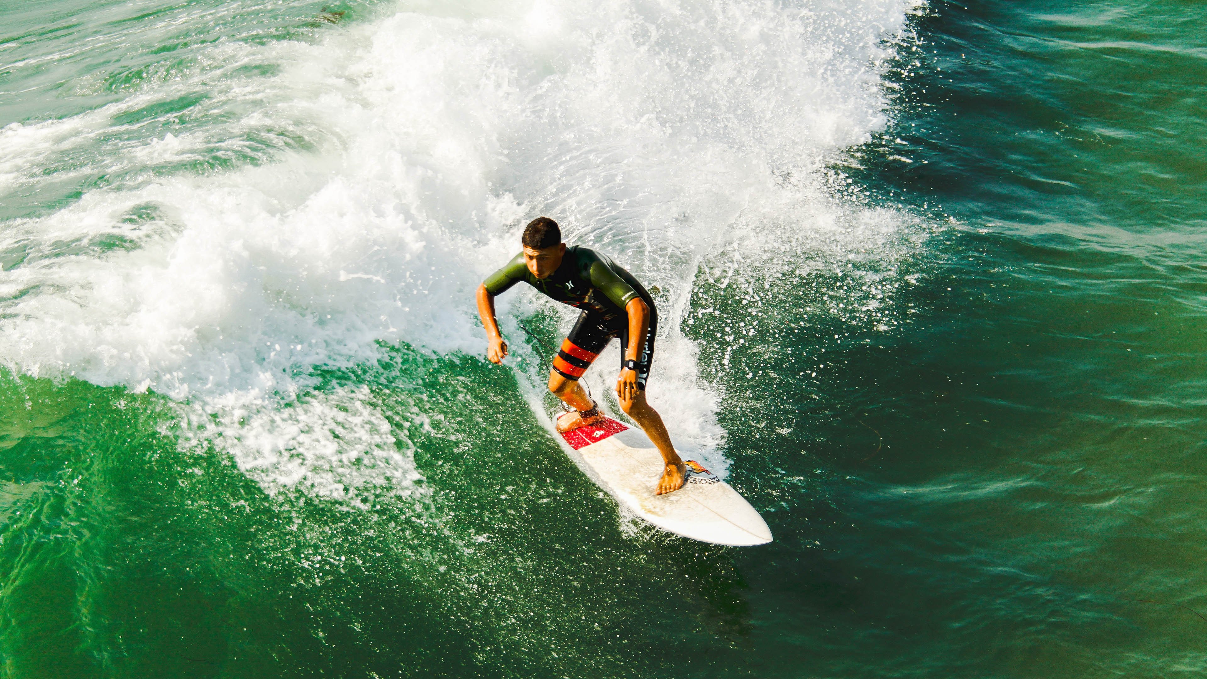 数据之巅，罗德里如何用一场英格兰对阵勒沃库森式的全能表演，重新定义中场统治力