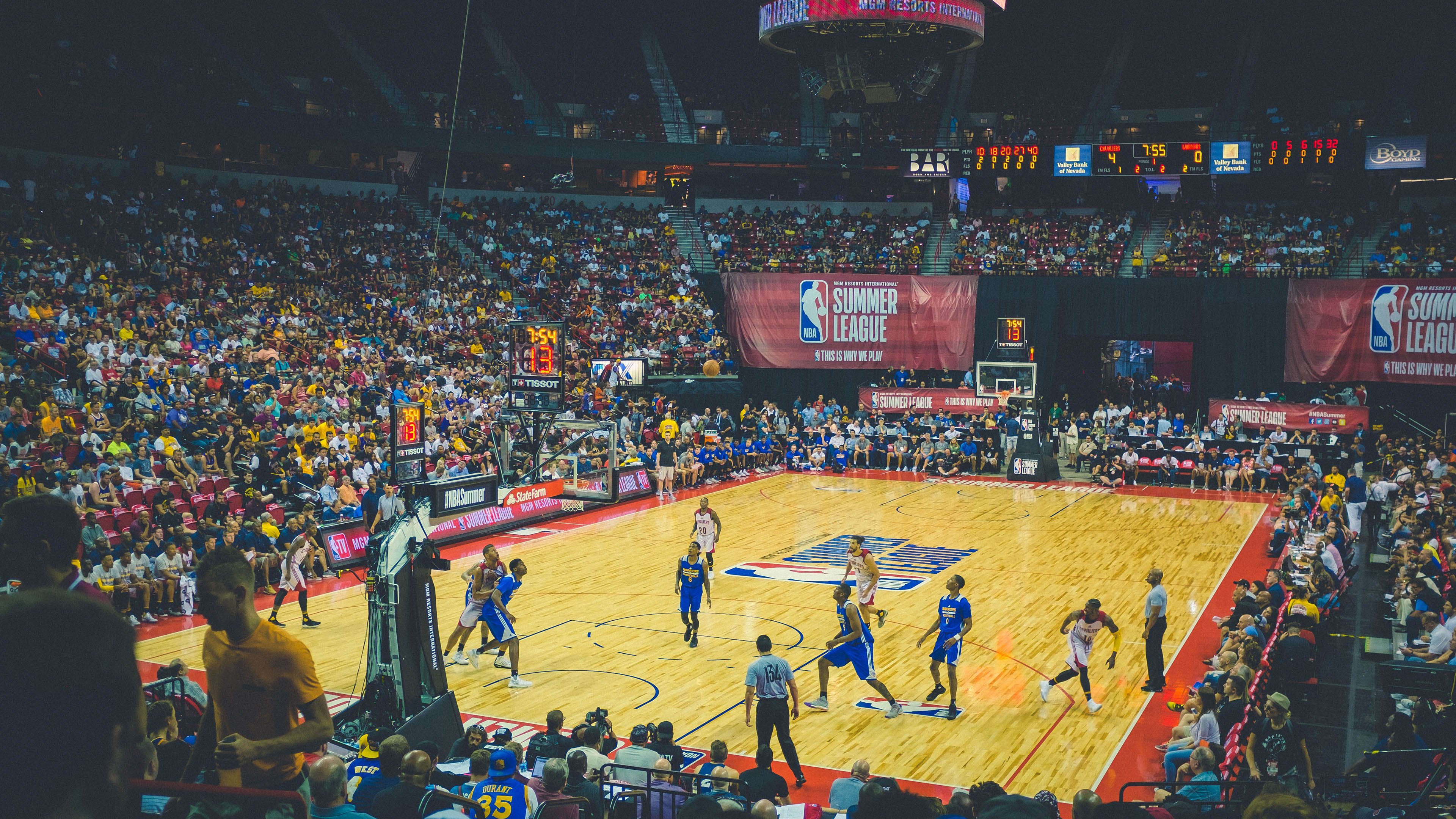 杜兰特攻防两端统治赛场，上海队争冠战历史性战胜凯尔特人